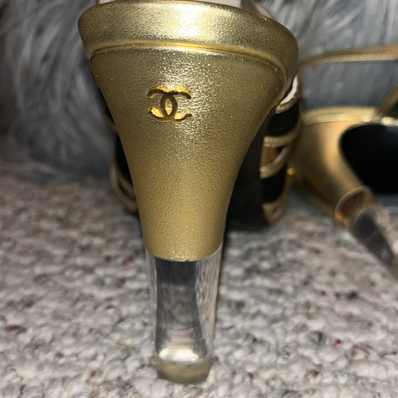 Chanel keep it Classy and Sassy - Picture 4 of 5